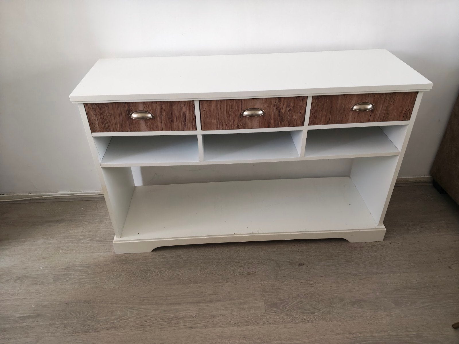 Witte side table, Ophalen, 100 tot 150 cm, 25 tot 50 cm, Rechthoekig