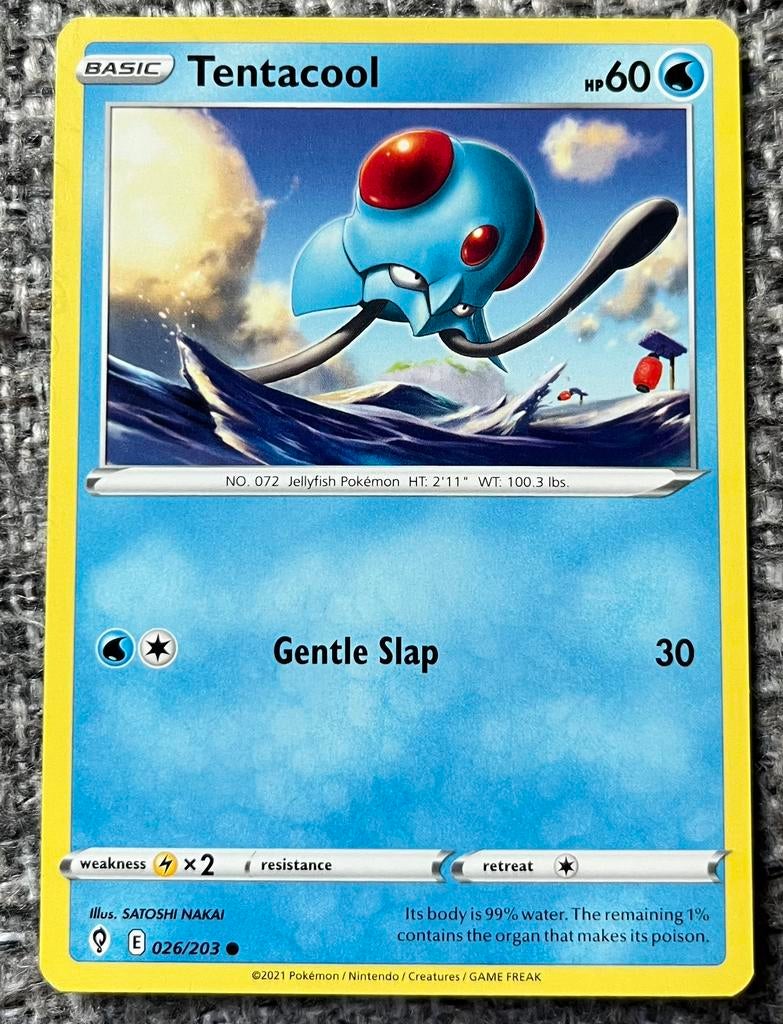 Pokémonkaart van Tentacool (072) • Evolving Skies (026/203), Verzenden, Nieuw, Losse kaart
