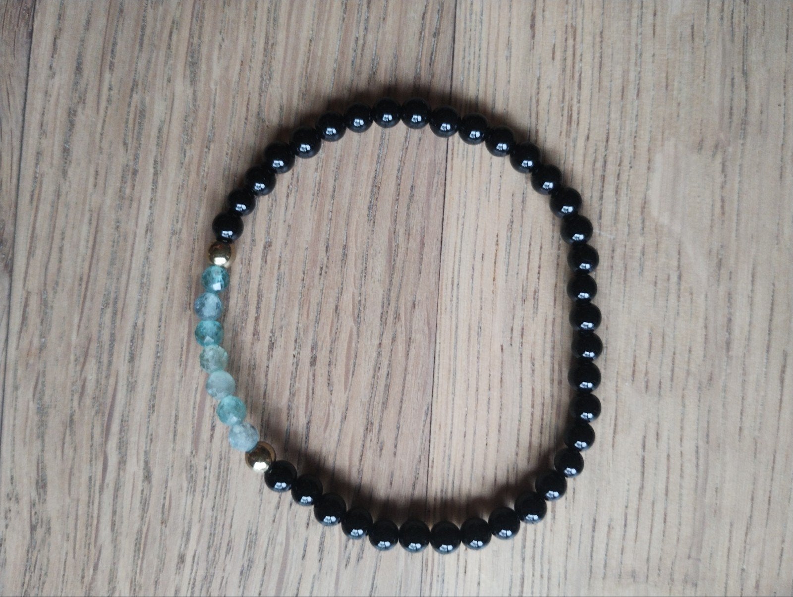 Handgemaakte armband van edelstenen in zwart/groen, Ophalen of Verzenden, Nieuw, Groen, Overige materialen