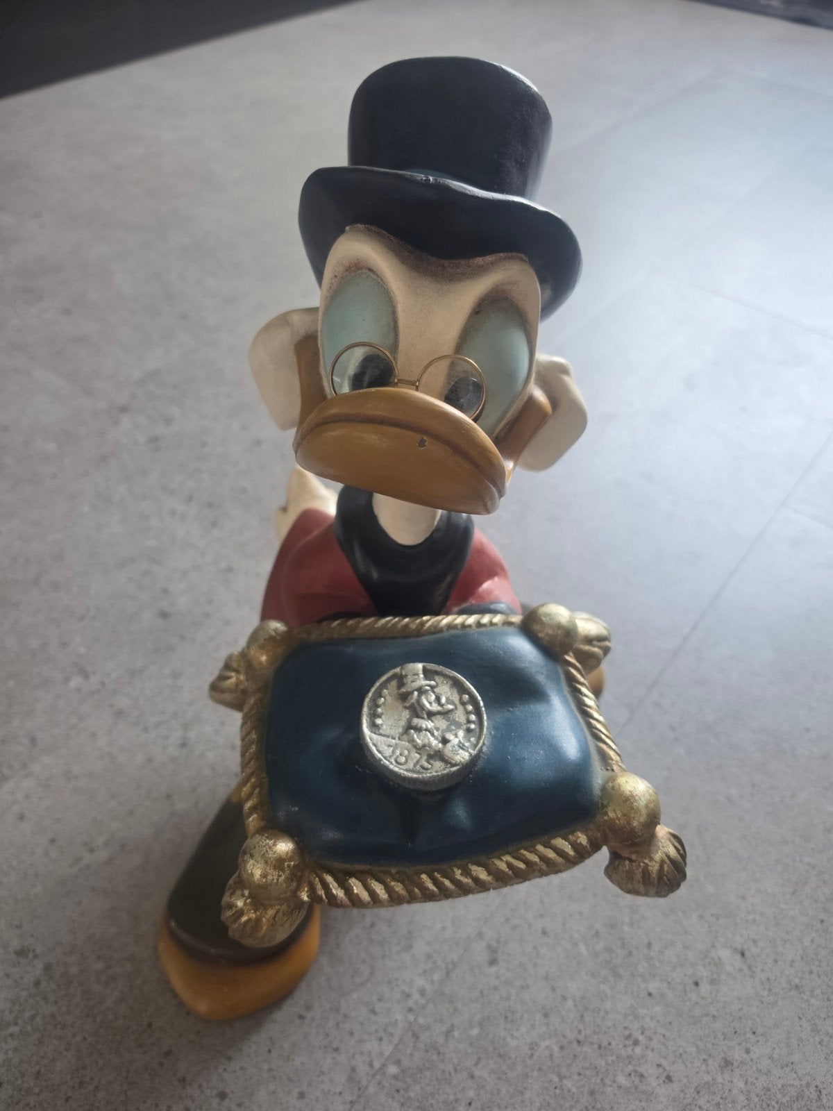 Dagobert Duck. Mc Scrooge 40 cm hoog 35 cm breed, Ophalen of Verzenden, Gebruikt
