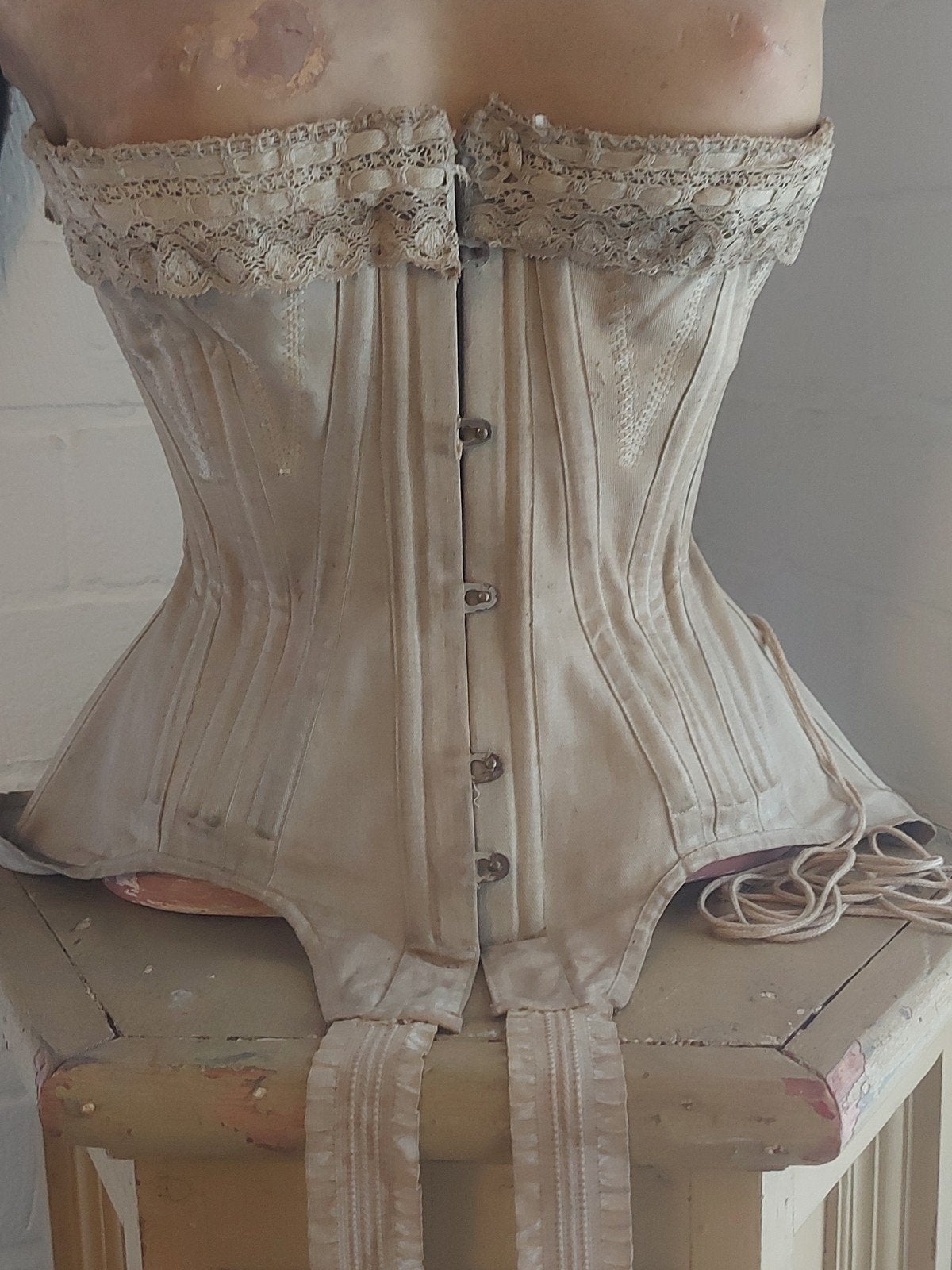 Antiek Victoriaans Corset - Authentiek en Elegant, Antiek en Kunst, Antiek | Kleding en Accessoires, Ophalen of Verzenden, Dames