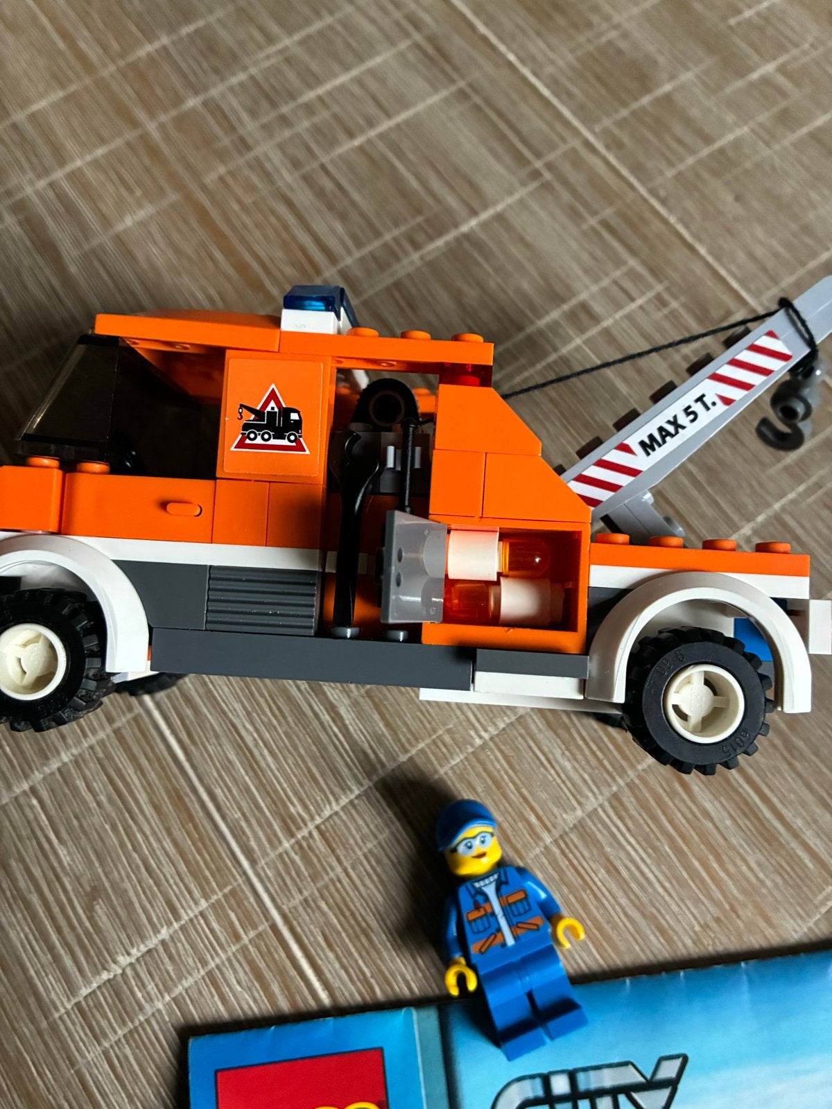 LEGO City Takelwagen 7638 met minifiguur en instructies, Ophalen of Verzenden, Gebruikt