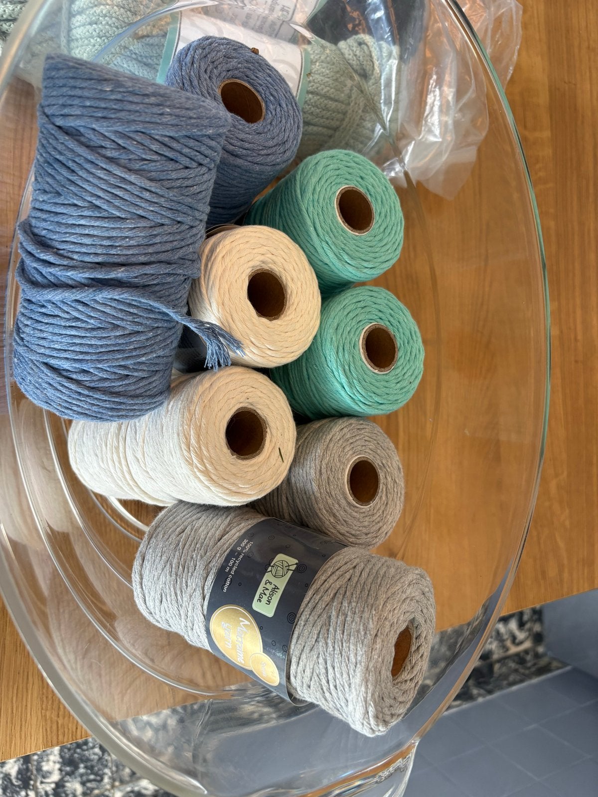Diverse bollen macramé garen - Nieuw en ongebruikt, Ophalen of Verzenden, Nieuw, Breien of Haken, Wol of Garen