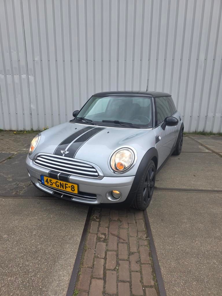 Mini 1.6 16V Cooper 2008 Grijs, Auto's, Mini, Voorwielaandrijving, Stof, 4 cilinders, 4 stoelen