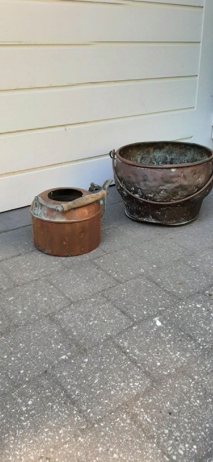 Oude koperen ketels., Ophalen