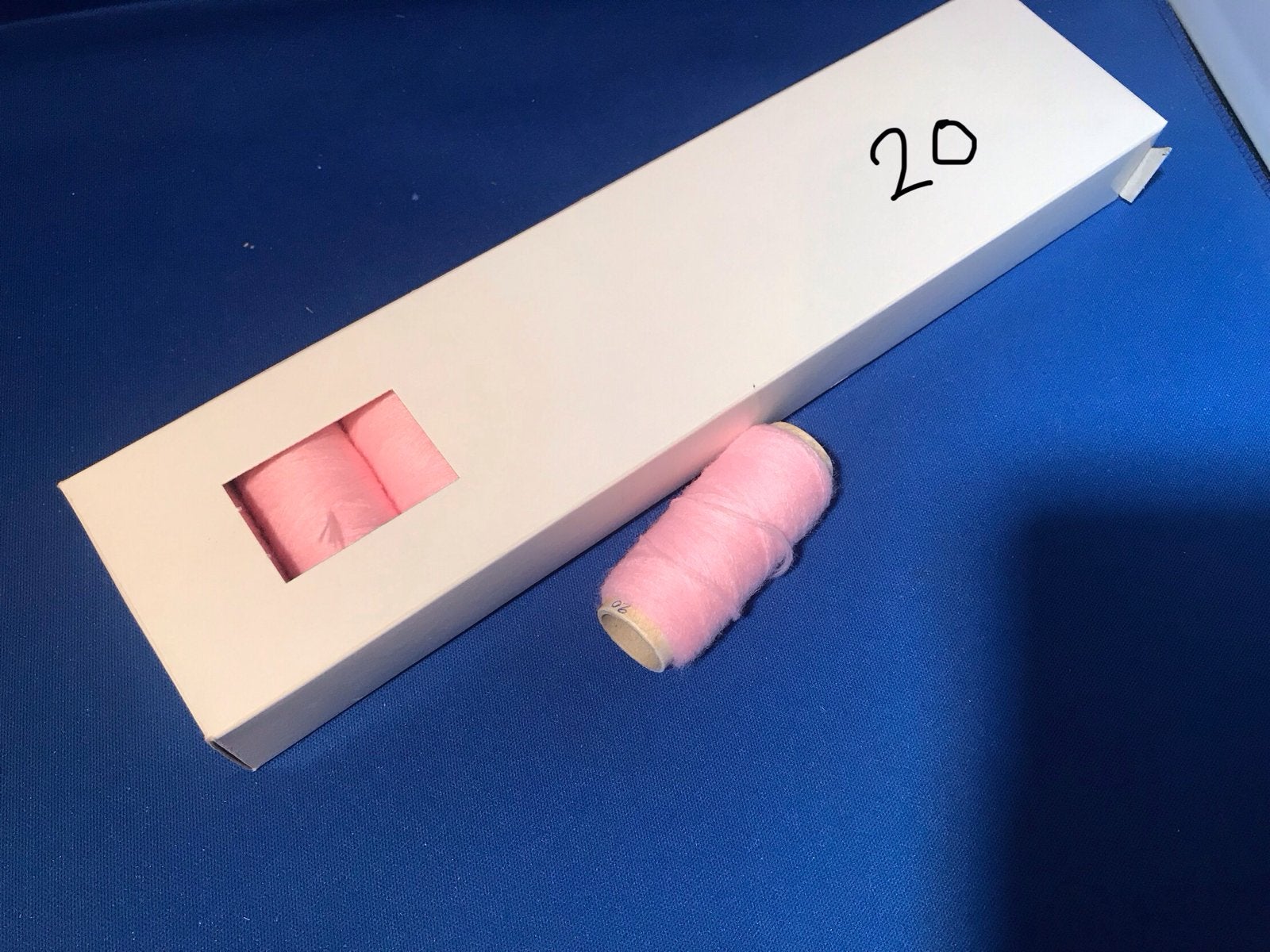 Roze wol voor punch needle - 1 rol , 20, Ophalen of Verzenden, Nieuw, Garen of Naald(en)