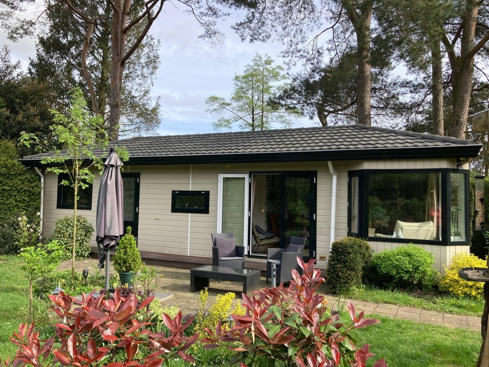 Chalet op eigen grond - Otterlo, In bos, 2 slaapkamers, Recreatiepark, Tuin