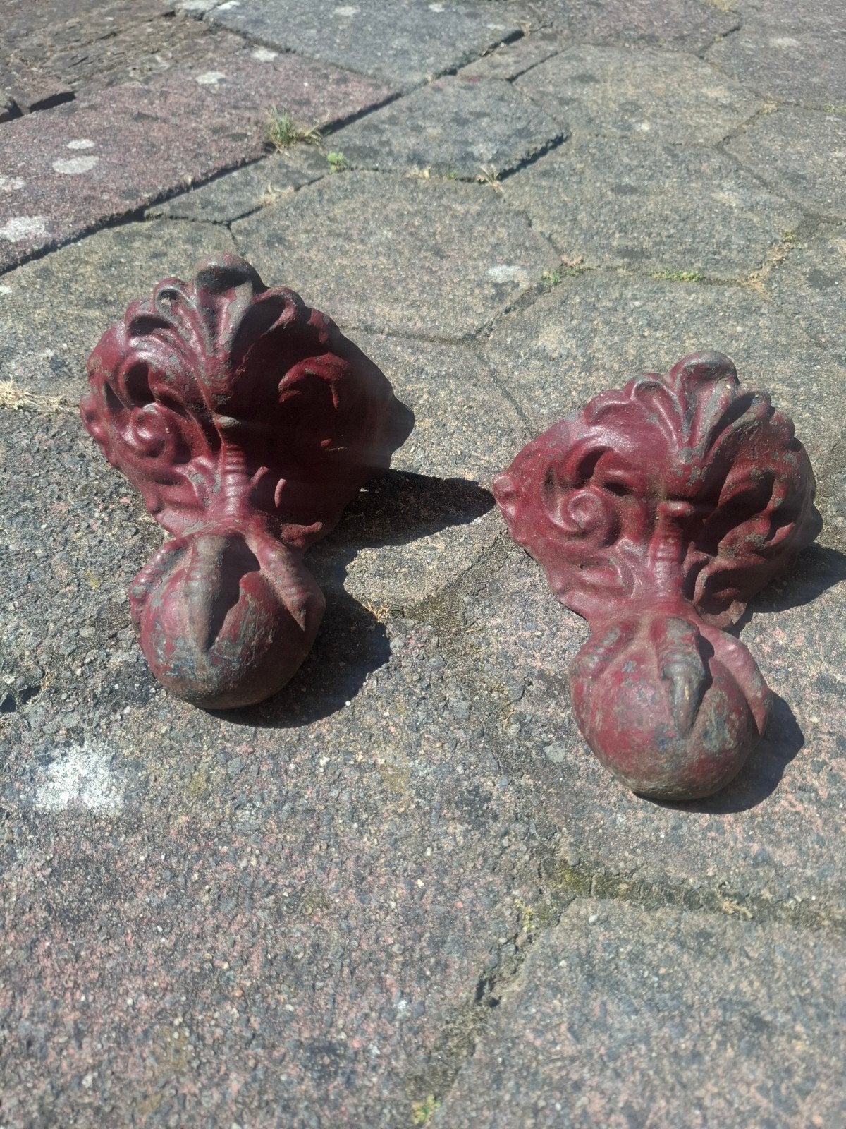 Antieke gietijzeren klauwpoot ornament., Tuin en Terras, Ophalen of Verzenden, Gebruikt