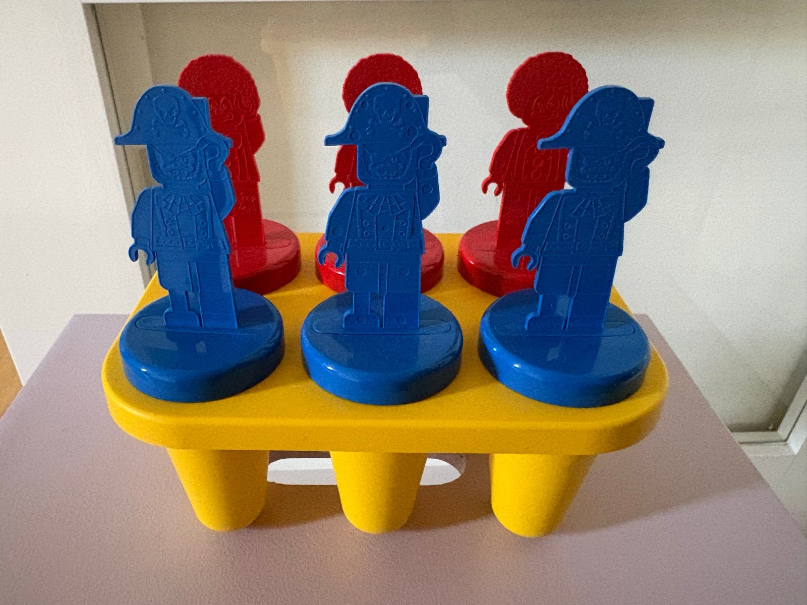 Lego ijsjesvorm - Maak je eigen Lego ijsjes!, Ophalen of Verzenden, Zo goed als nieuw