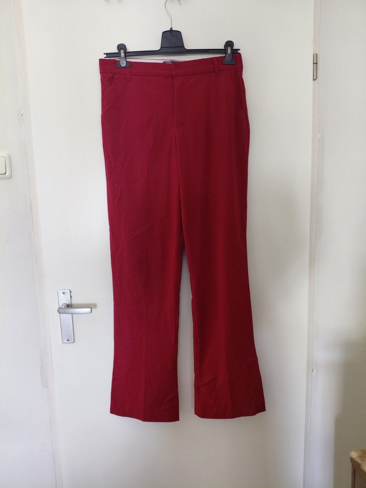 Zara wijnRode Broek Maat M - Stijlvol en Comfortabel, Maat 38/40 (M), Zara, Ophalen of Verzenden, Zo goed als nieuw