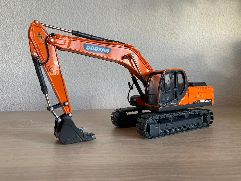 Doosan DX225LCA model graafmachine, Ophalen of Verzenden, Zo goed als nieuw, Overige typen, Overige merken