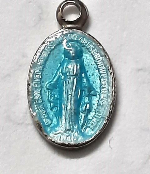 Prachtige Blauwe Wonderdadige Medaille (Maria) Zilverkleurig, Ophalen, Zo goed als nieuw, Sieraad, Christendom | Katholiek