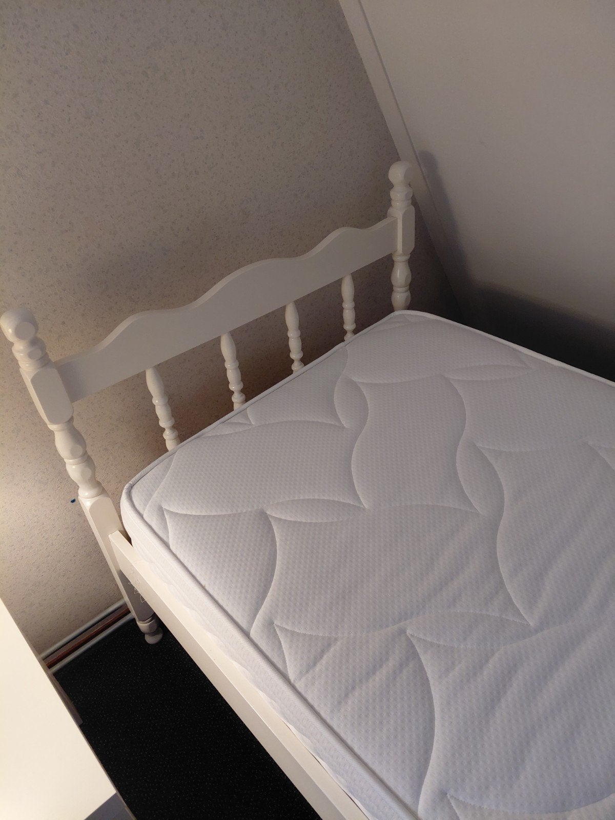 Mooi wit 1-persoonsbed., Lattenbodem, 85 tot 100 cm, Ophalen of Verzenden, Zo goed als nieuw