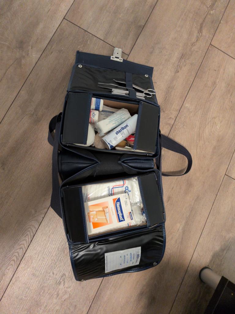 Oude EHBO tas. MEDI totaal b.v., Diversen, Verpleegmiddelen, Ophalen of Verzenden