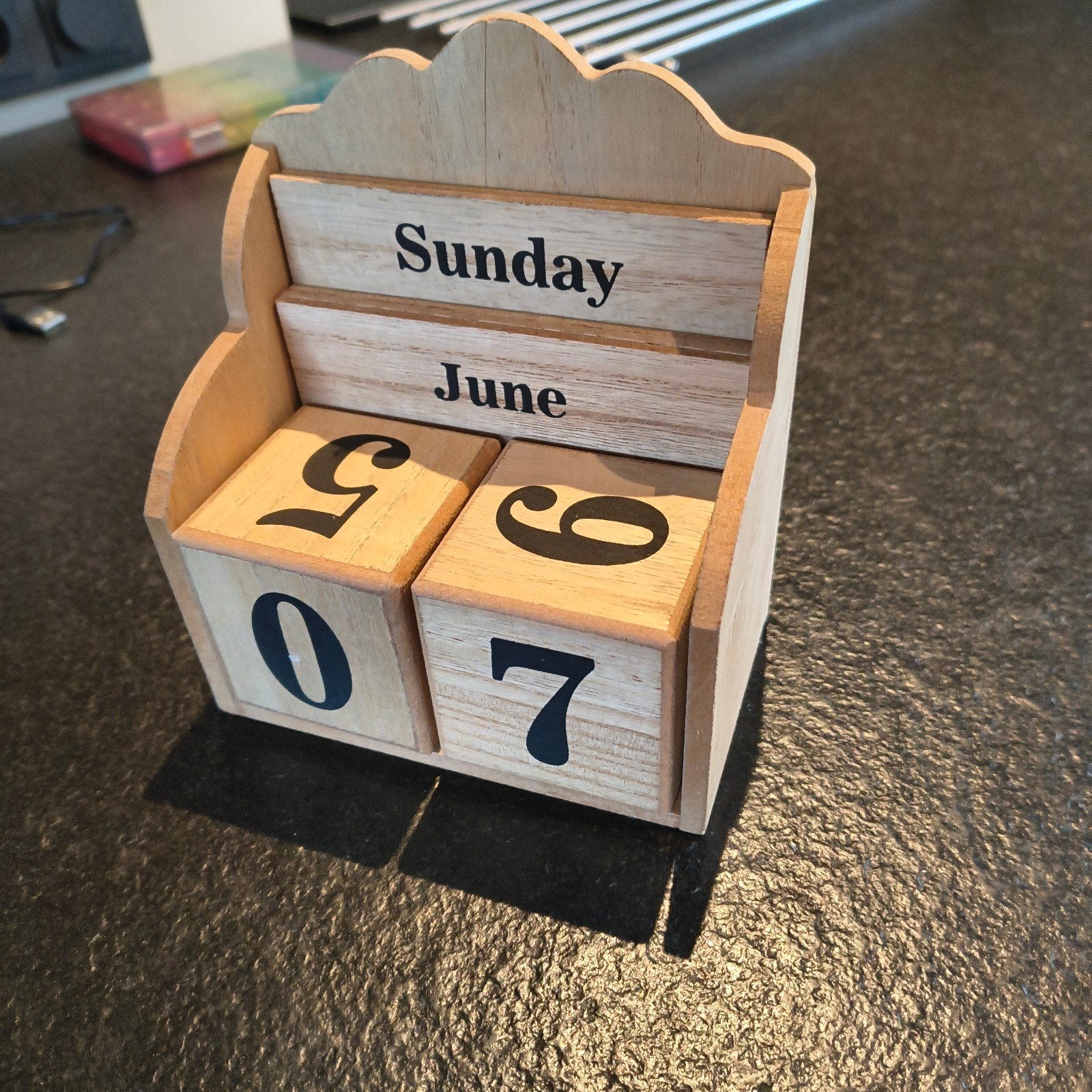 Houten bureaukalender, Ophalen of Verzenden, Gebruikt