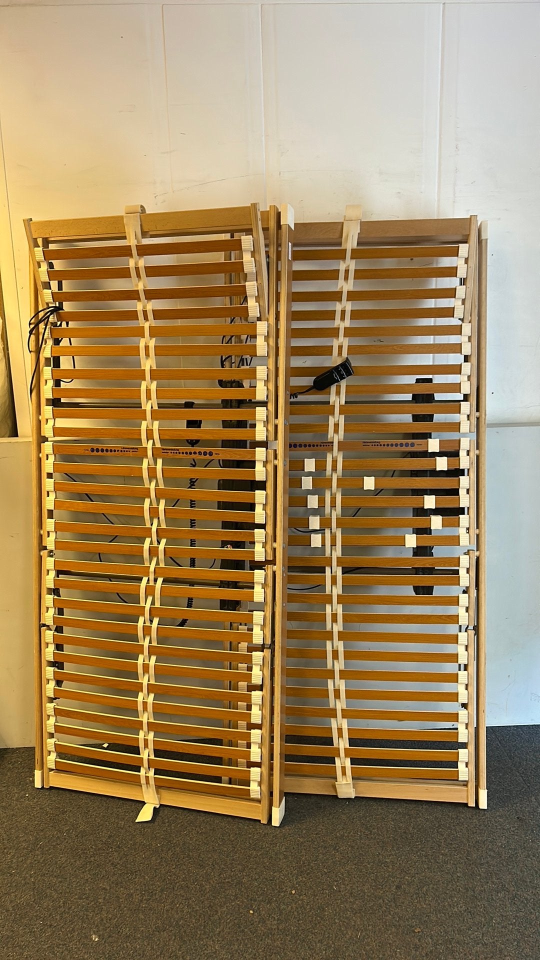 elektrische lattenbodem 90x200 (2 stuks), Ophalen, Zo goed als nieuw, Eenpersoons, 90 cm