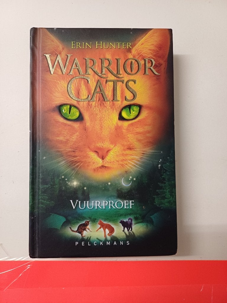 Hardcover Boek - Erin Hunter - Warrior Cats - Vuurproef, Ophalen of Verzenden, Gelezen