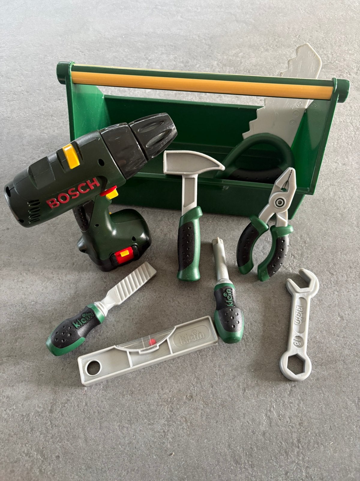 Bosch gereedschapsbox inclusief gereedschap en boormachine, Ophalen, Gebruikt, Jongen of Meisje
