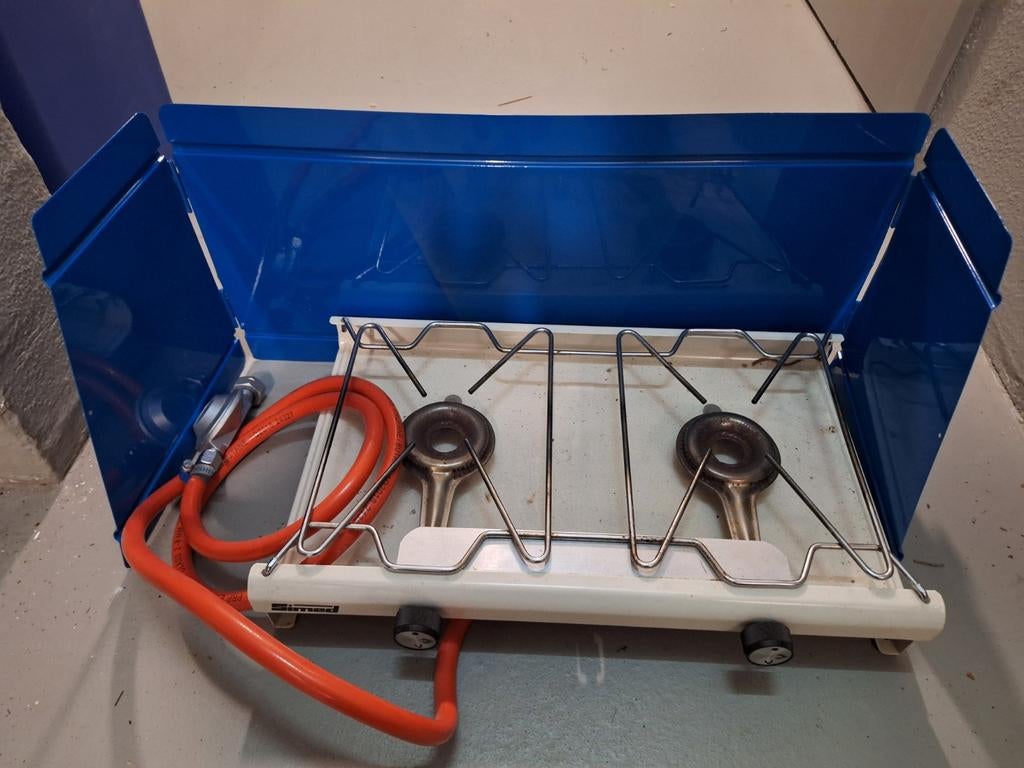 Camping gasfornuis 2-pits met windscherm, Ophalen, Gebruikt