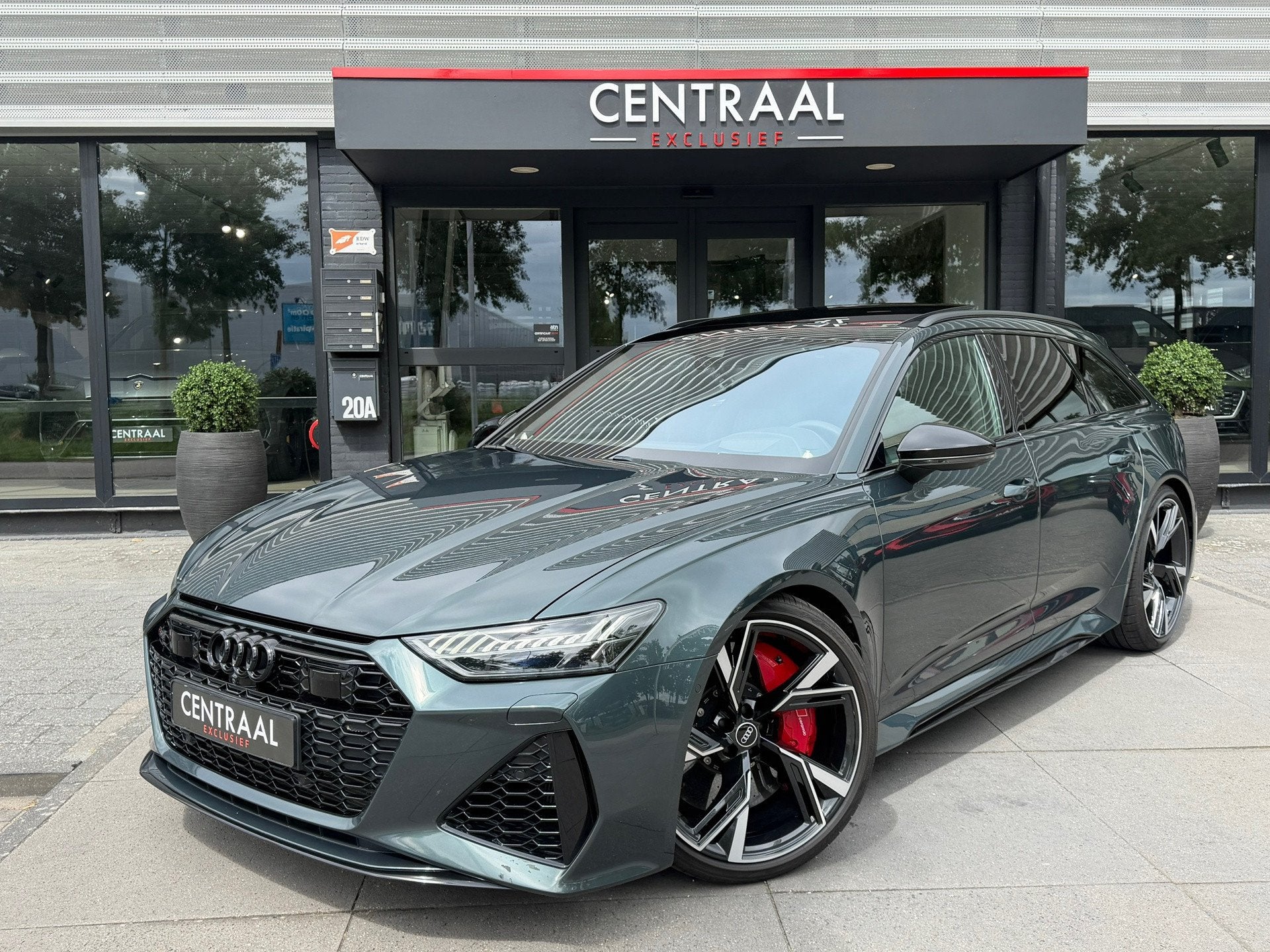 Audi A6 Avant RS 6 TFSI quattro Dynamic Plus|Keramisch|Carpl, Automaat, Gebruikt, RS6, Leder