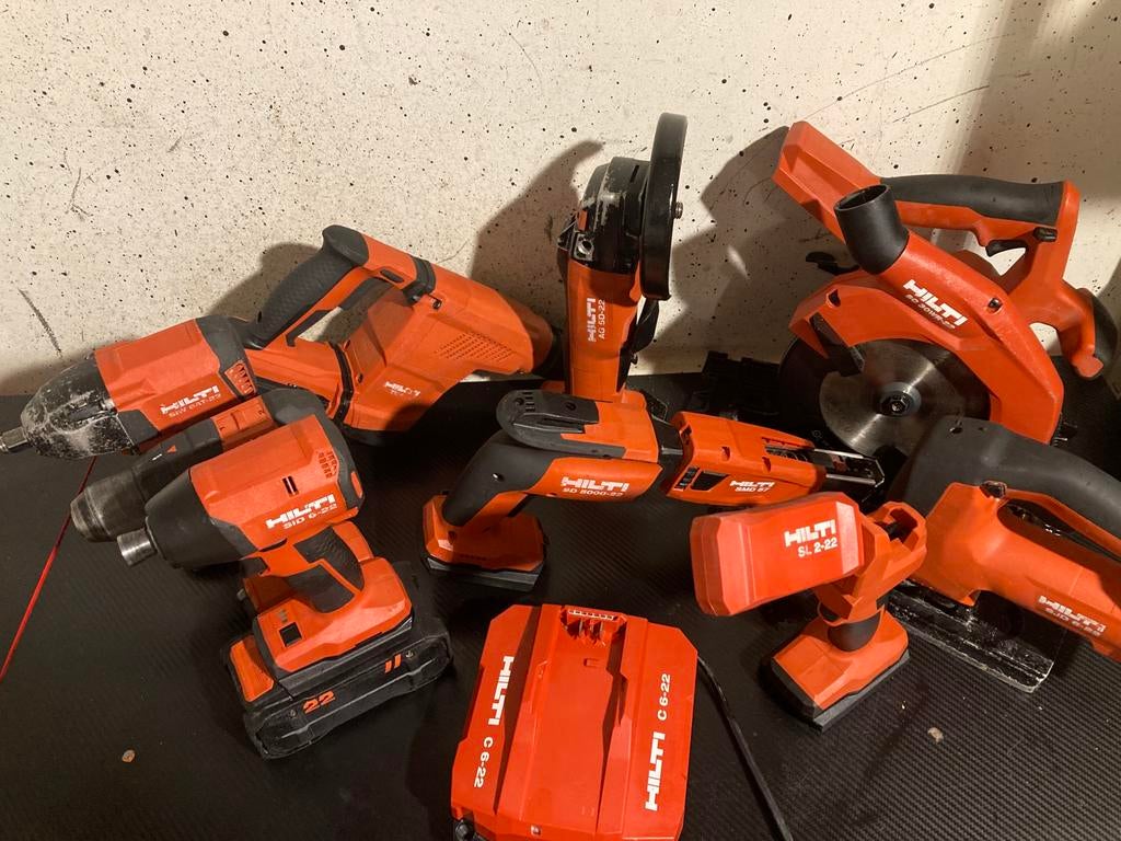 Hilti nuron set, Ophalen of Verzenden, Zo goed als nieuw, Boormachine