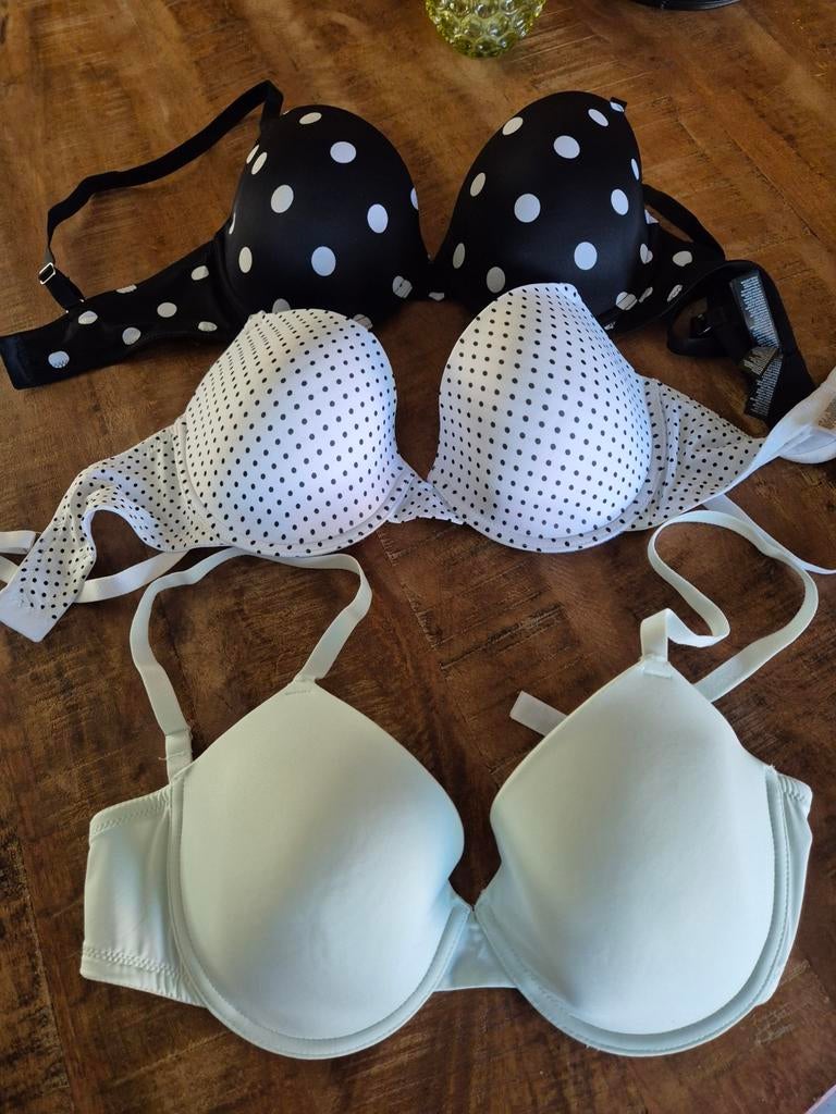 Set van 3 Primark BH's - Zwart, Wit & Mintgroen, Kleding | Dames, Ondergoed en Lingerie, Primark, Ophalen of Verzenden, Overige kleuren