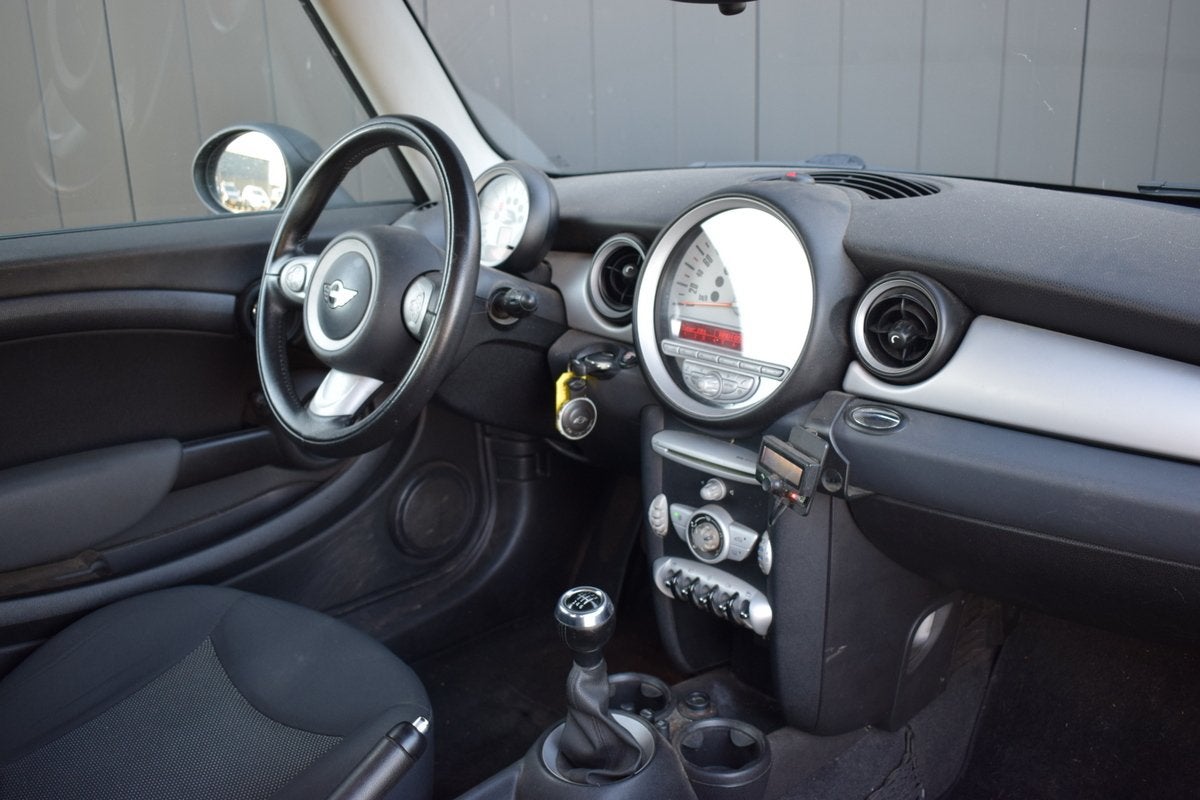 MINI One 1.4 Pepper Airco | Originele Audio | 15 Inch LMV |, Auto's, Voorwielaandrijving, Stof, Gebruikt, Zwart