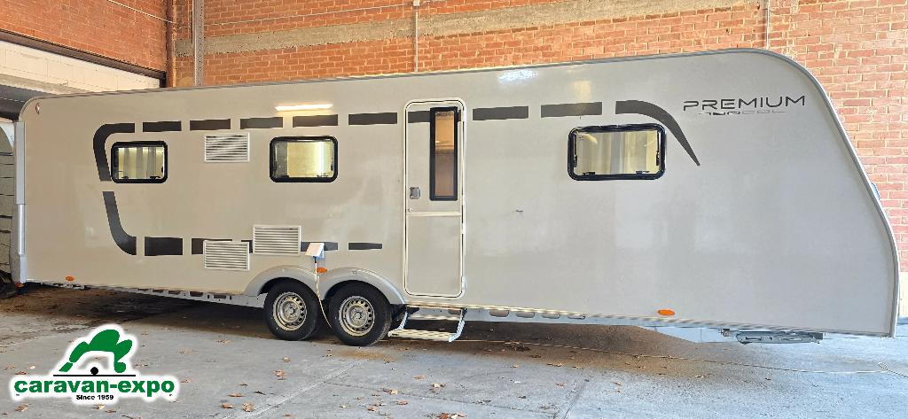 mooie grote caravan voor vaste staanplaats of trekken, Particulier, Tot en met 6, 8 meter en meer, Ringverwarming