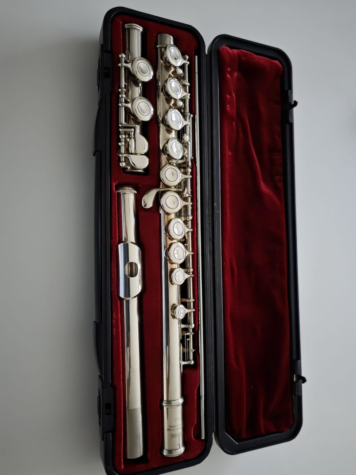 Yamaha Dwarsfluit YFL-2150 met koffer, Muziek en Instrumenten, Blaasinstrumenten | Dwarsfluiten en Piccolo's, Ophalen, Gebruikt