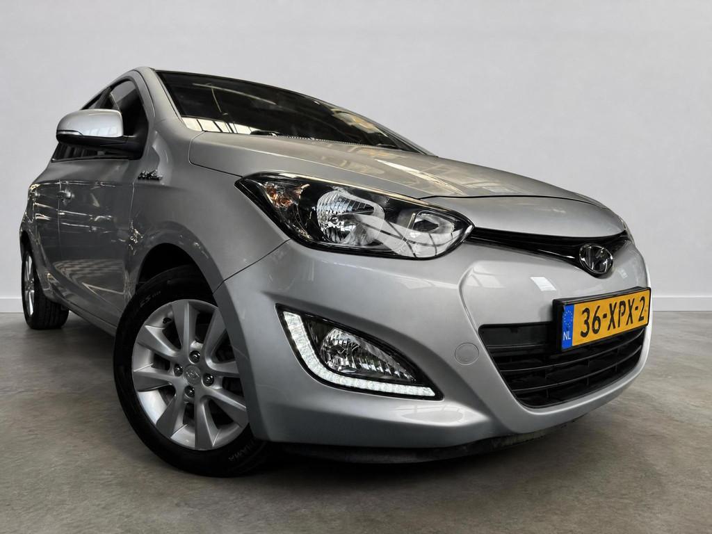 Hyundai I20 1.2i i-Vision|AIRCO|BLUETOOTH|LAGE KM|5DRS|ELEK, Euro 5, Gebruikt, 4 cilinders, Origineel Nederlands