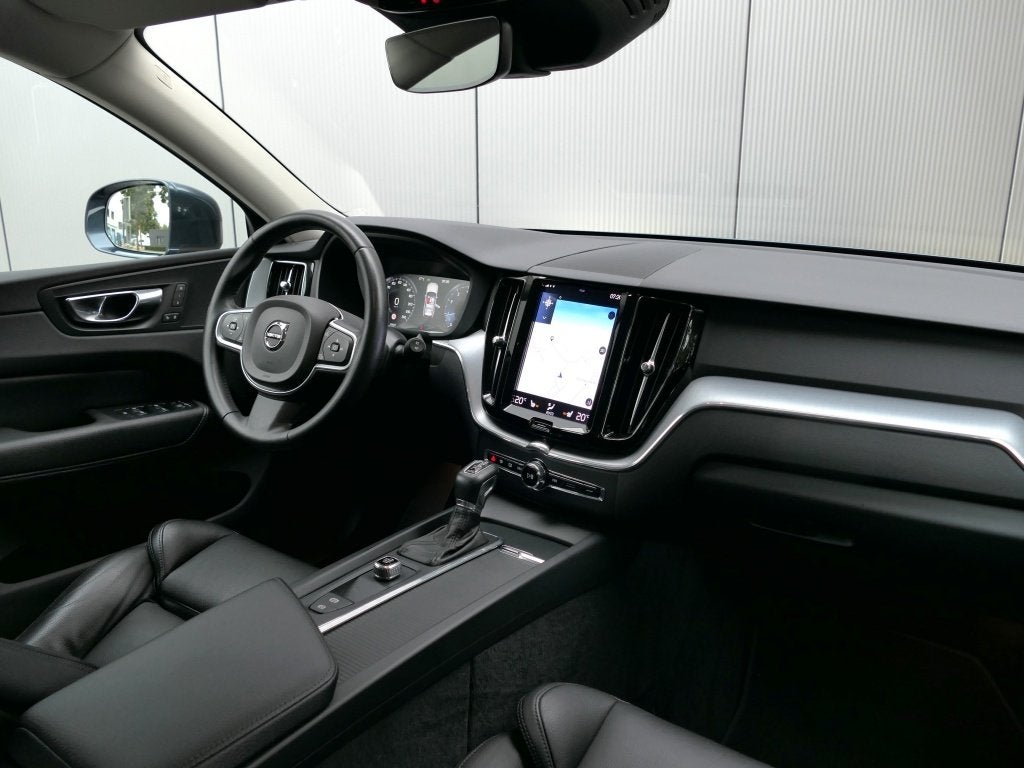 Volvo XC60 T5 Momentum 12 MND garantie Leer / DAB+ / Trekhaa, Auto's, 12 maanden, Gebruikt, 4 cilinders, Blauw
