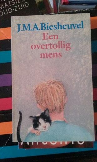 Boek - 22 - Een overtollig mens - J.M.A. Biesheuvel, Ophalen of Verzenden, Zo goed als nieuw