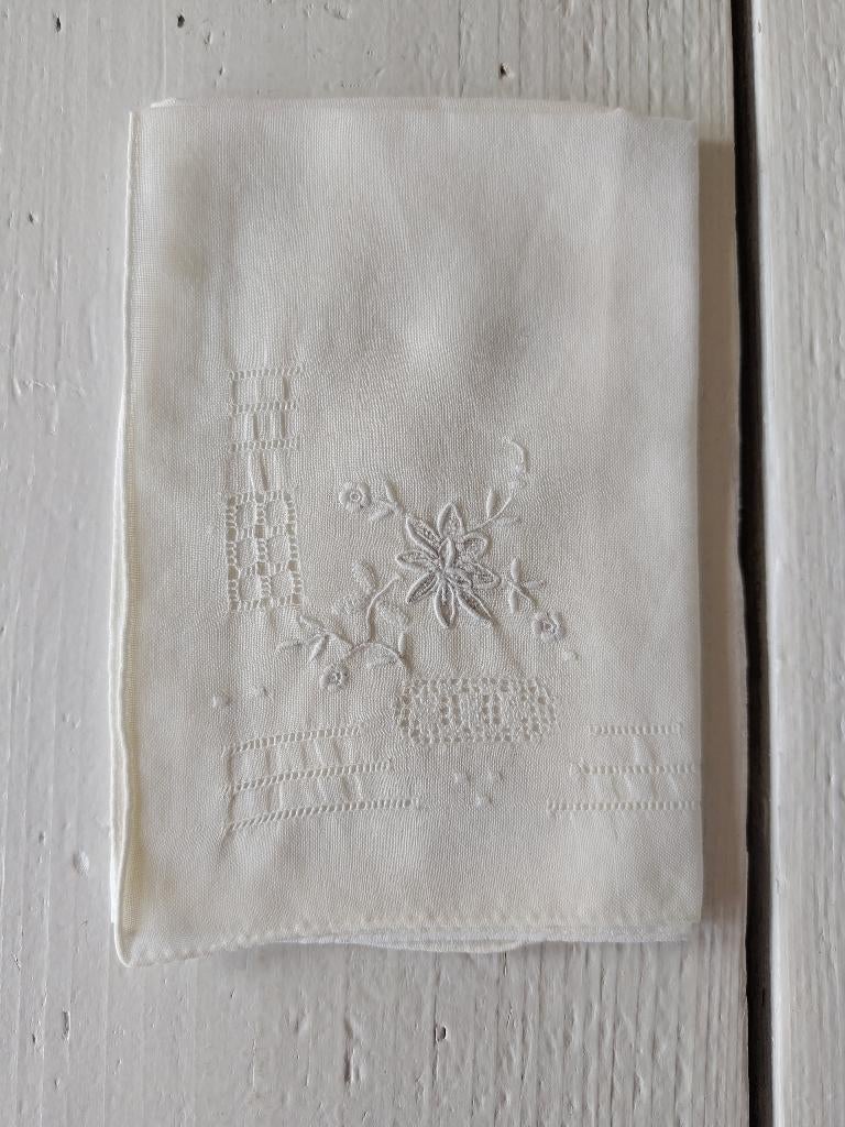 Heel fijn zakdoekje/zakdoek - stipjes op de hoeken, Ophalen of Verzenden