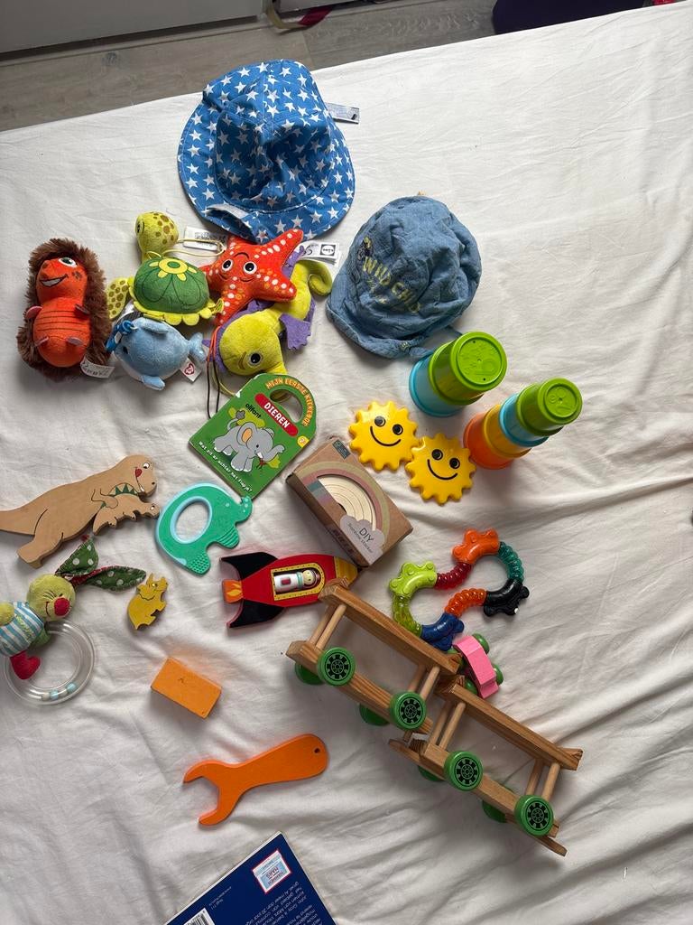 partij hoedjes- en baby speelgoed, Ophalen of Verzenden, Gebruikt, Overige typen