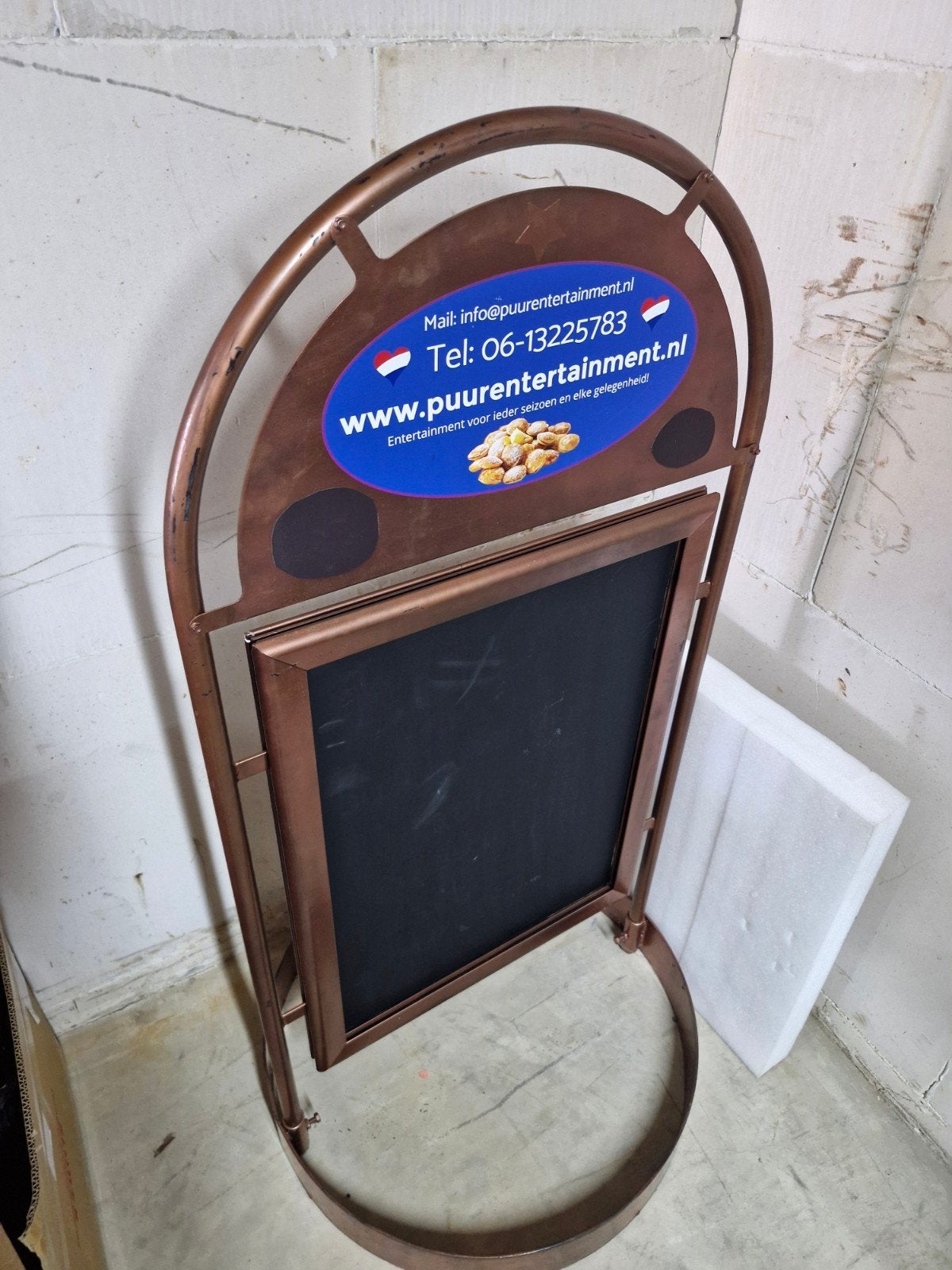 Brons kleur reclamebord / stoepbord - 137 cm hoog, Onbekendstabiel reclamebord, Gebruikt, Overige typen, Onbekend