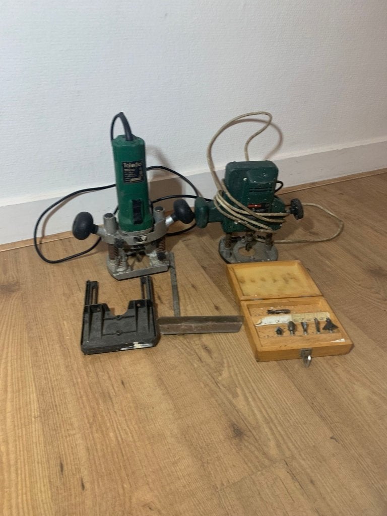 Bovenfrees machine pakket, Doe-het-zelf en Verbouw, Gereedschap | Freesmachines, Gebruikt, Ophalen of Verzenden, Bovenfrees, Bosch