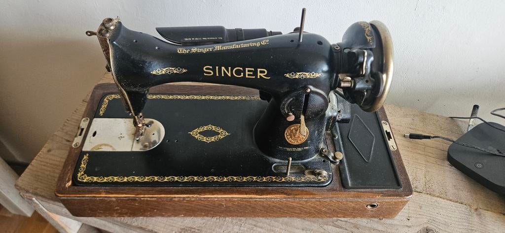 Vintage Singer Naaimachine - Zwart met Gouden Details, Ophalen of Verzenden