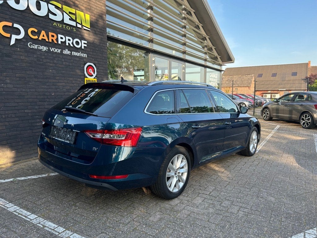 Skoda SUPERB 1.4 TSI IV SP. BNS PHEV, Auto's, Skoda, Gebruikt, Huisgarantie, 4 cilinders, Blauw