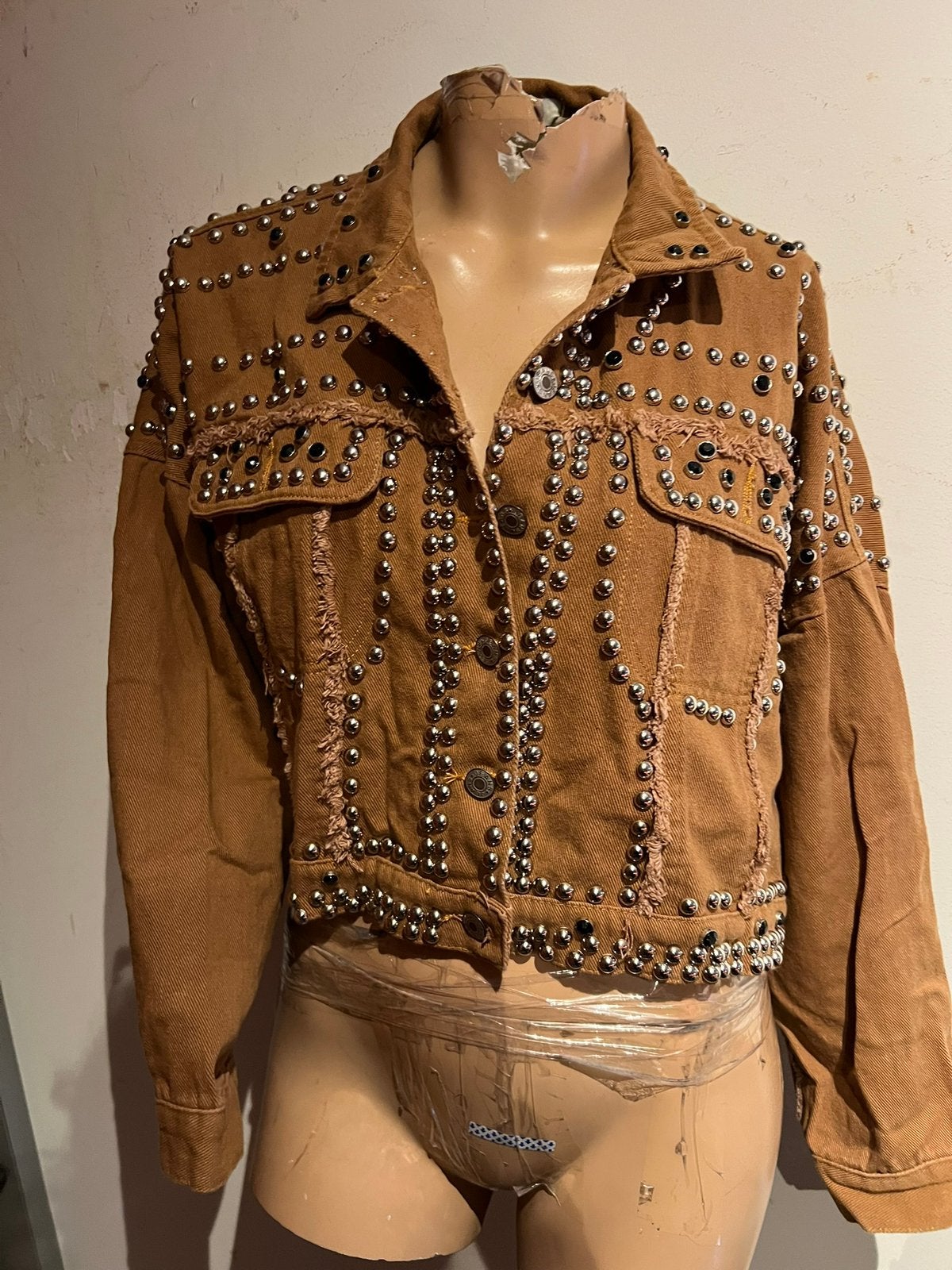 MOCHY jeans jas met studs maat m ZGAN, Kleding | Dames, Maat 38/40 (M), Bruin, MOCHY, T