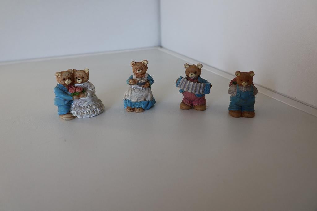 4 leuke gekleurde Beertjes, Ophalen of Verzenden, Zo goed als nieuw, Beeldje, Overige merken