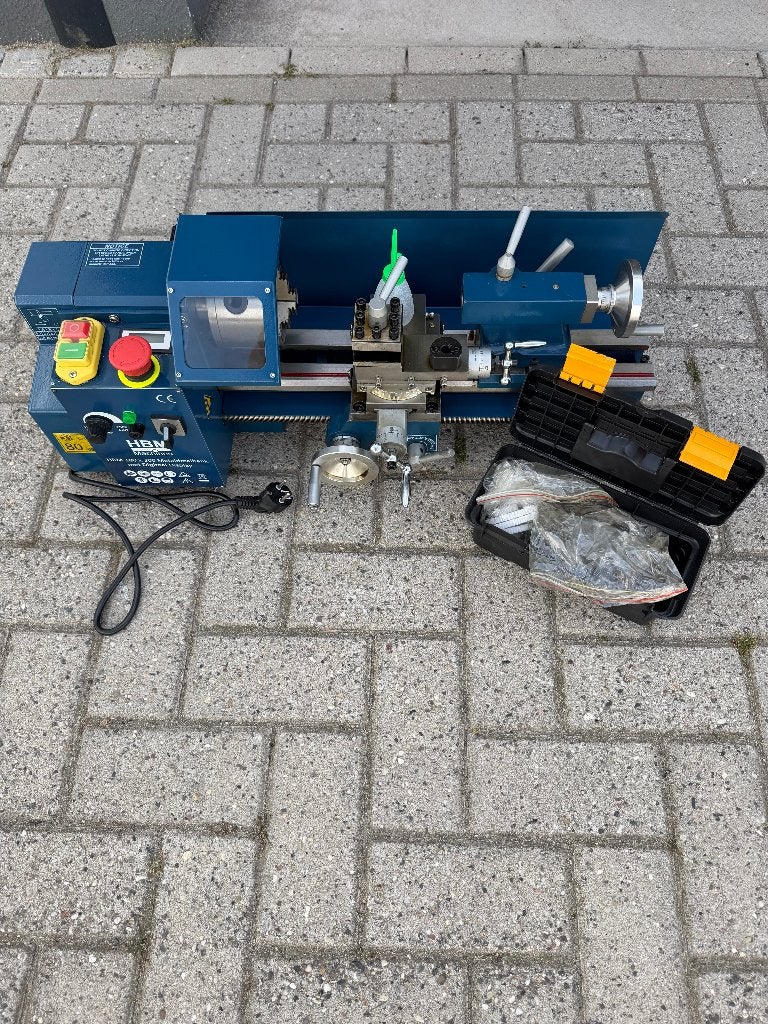 HBM mini metaaldraaibank 230 Volt 180 x 300 NIEUW!, Ophalen, Nieuw, Metaaldraaibank, Minder dan 500 mm