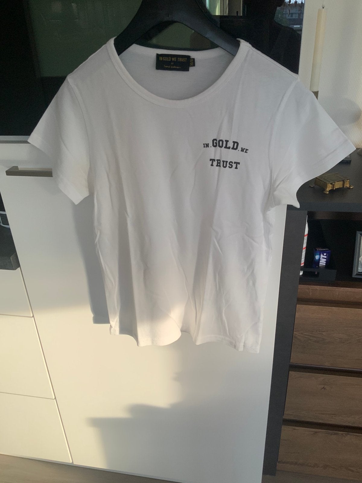 Shirtje mt 14/16 GOLD TRUST heel klein prijsje, Kinderen en Baby's, Ophalen of Verzenden, Gebruikt, Jongen of Meisje