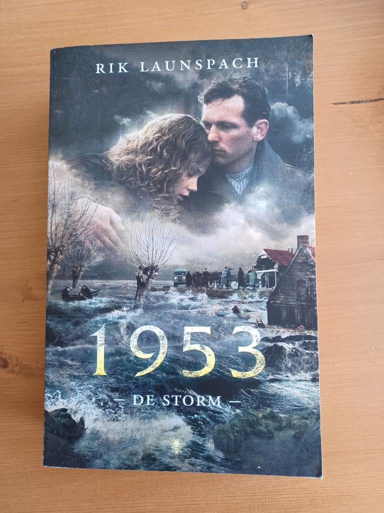 1953 - De Storm -, Boeken, Gelezen, Rik Launspach, Ophalen of Verzenden, Nederland