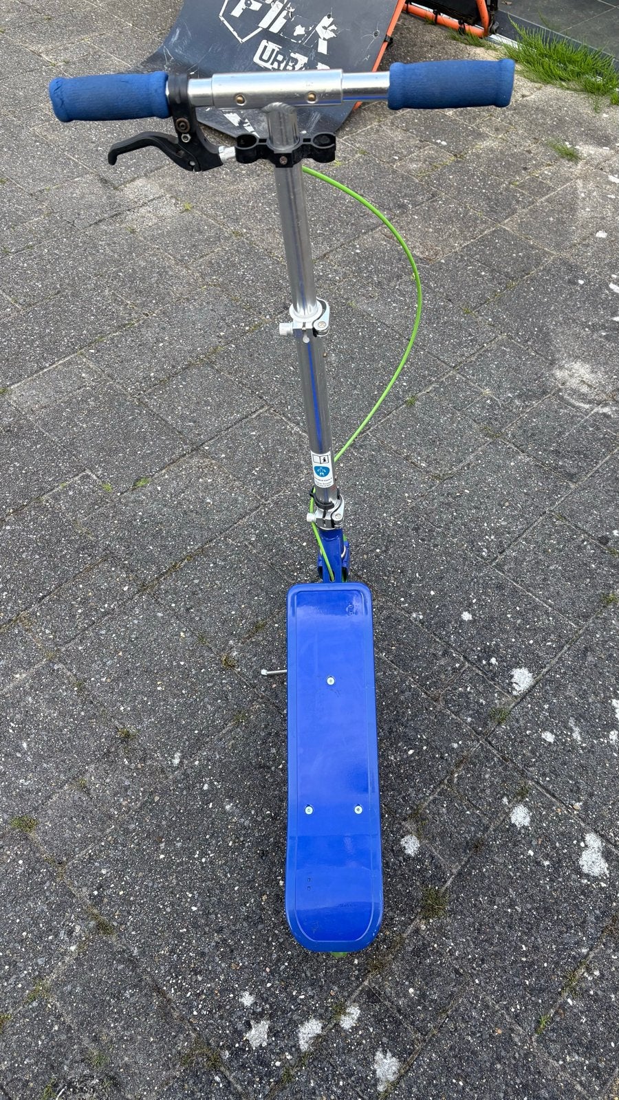 Blauwe step met groene wielen, Fietsen en Brommers, Ophalen
