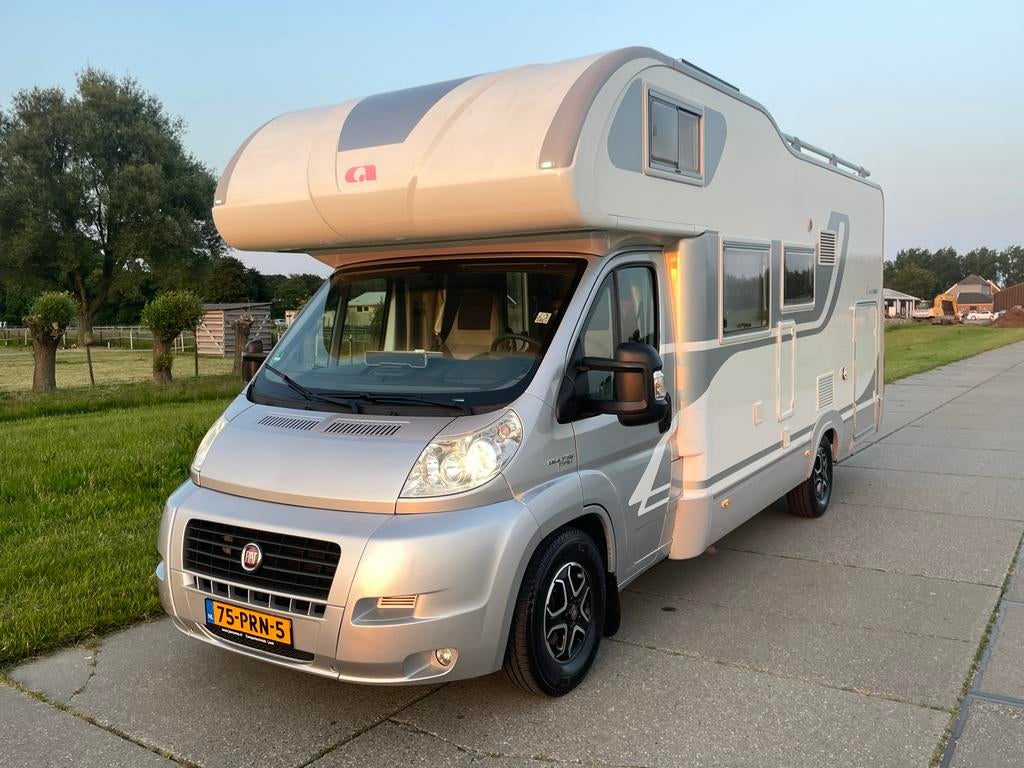 Adria Coral XL A 660 SP familiecamper, Caravans en Kamperen, Campers, Alkoof, Afzuigkap, Fiat, Luifel