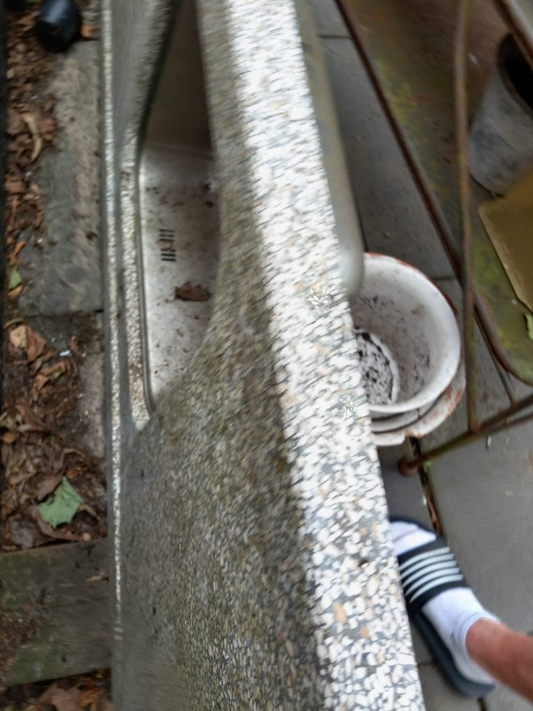 aanrechtblad van steen in L-vorm met wasbak, Huis en Inrichting, Keuken | Keukenelementen, Ophalen, Gebruikt, 75 cm of meer, Beige