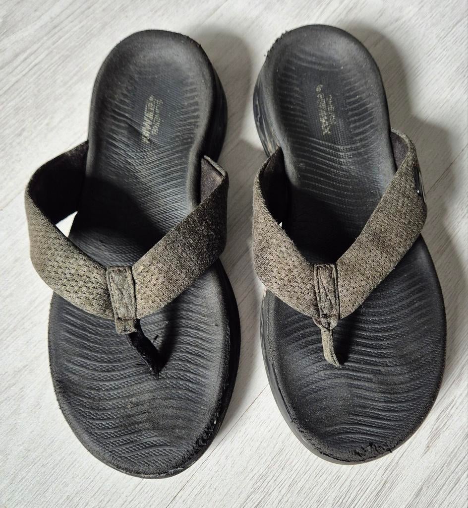 Skechers slippers - Comfortabel en gerepareerd, Ophalen of Verzenden