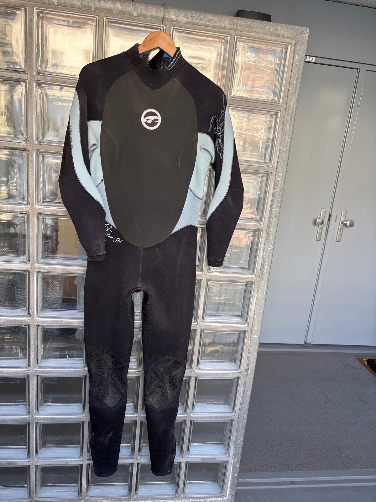 Dames Wetsuit 5mm - Maat 42/L, Watersport en Boten, Ophalen of Verzenden, Gebruikt, Dame, Wetsuit