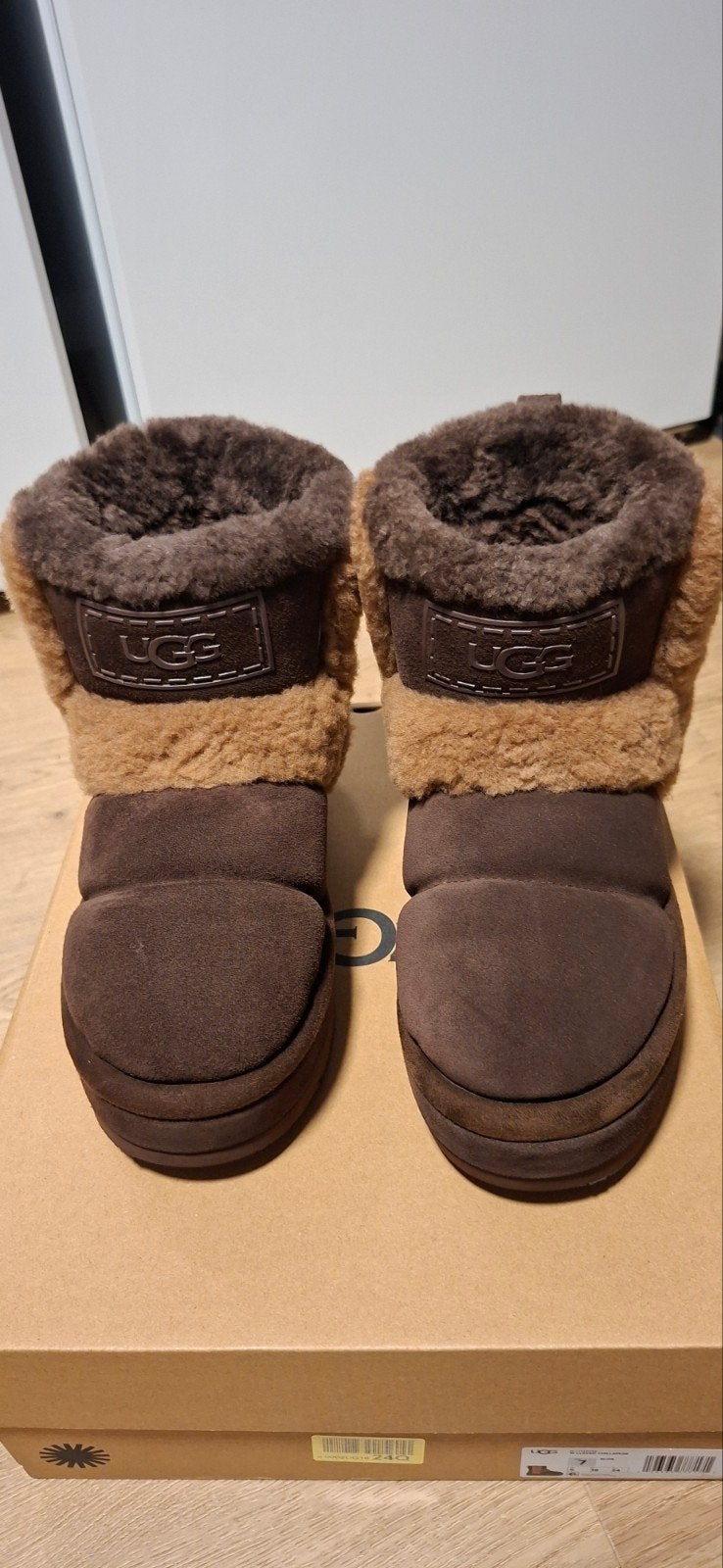 UGG Classic Chillapeak platform Laarzen - Maat 38, Kleding | Dames, UGG, Bruin, Lage of Enkellaarzen, Ophalen of Verzenden
