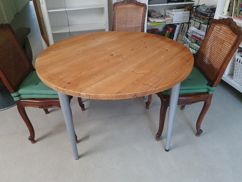 Halfronde houten tafel met metalen poten, Ophalen, Grenenhout, Gebruikt, 50 tot 100 cm